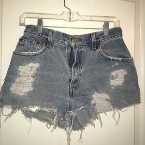High waisted Levi  jean shorts